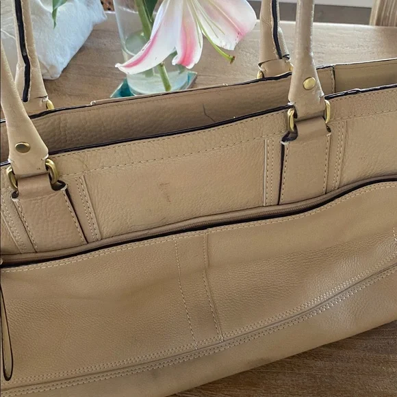 Coach Hampton Shoulder Bag - Picture 4 of 11